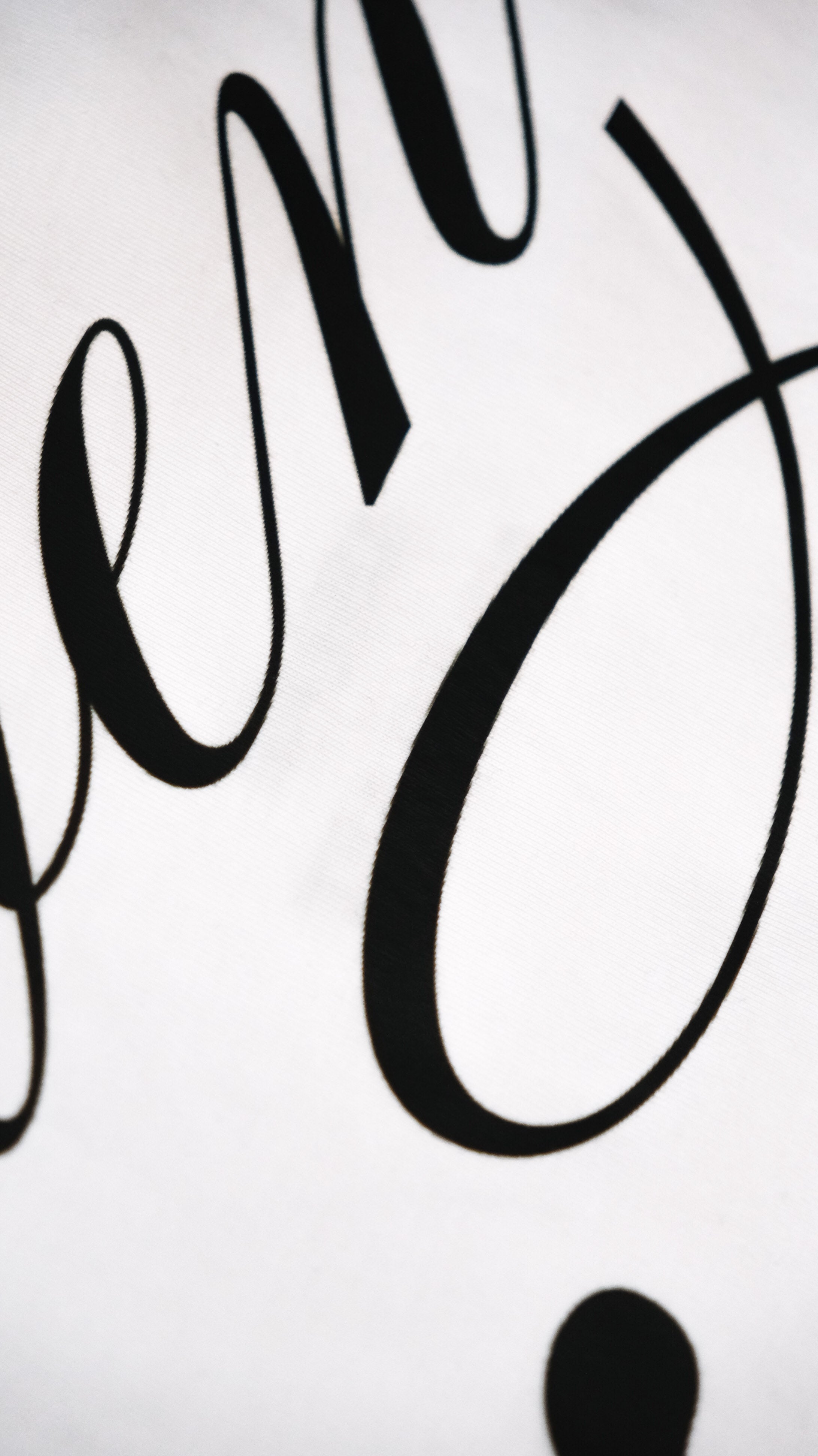[ T-SHIRT SIGNATURE ]
